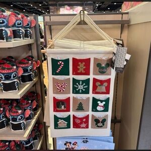Disney Parks Christmas Countdown Calender